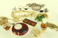 Posten Silber- und Modeschmuck, u.a. Ketten, Ringe