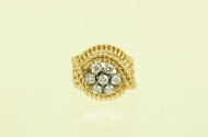 Ausgefallener Damenring mit 7 kl. Brillanten von ges. ca. 0.35 ct