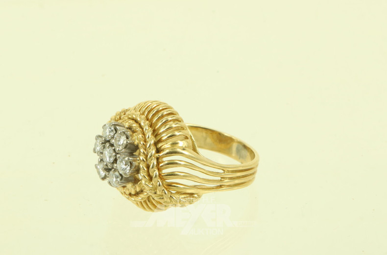 Ausgefallener Damenring mit 7 kl. Brillanten von ges. ca. 0.35 ct