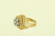 Ausgefallener Damenring mit 7 kl. Brillanten von ges. ca. 0.35 ct