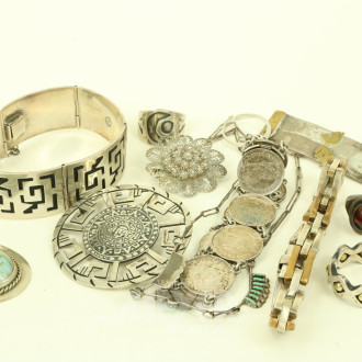 Konvolut Silberschmuck, best. aus Ringe, Broschen, Anhänger, Armbänder etc.