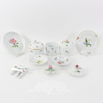 Posten Porz.-Teile: Deckeldosen, Schalen, Teller, Messerbänke, Deckel (ca. 14 Teile)