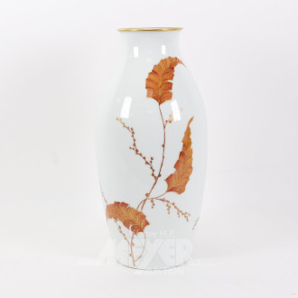 gr. Porz.-Bodenvase mit Blattdekor