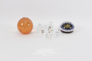 Konvolut Glas und Kristallteile: 2 x Paperweights und 6 x Glasfiguren