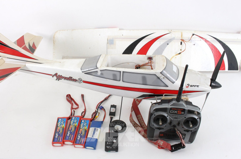 Modellflugzeug inkl. FB
