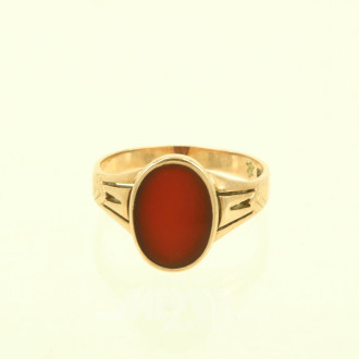 Ring mit rotem Farbstein