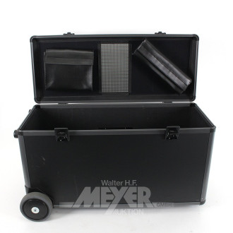 Laptop / Tablett Transportsystem mit zentraler Ladeeinrichtung
