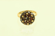 Ring mit Granatbesatz