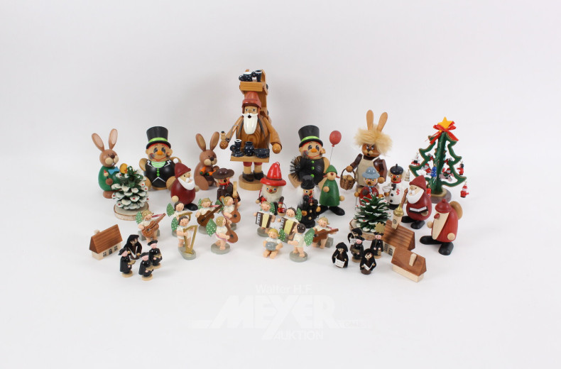 Konvolut versch. Holzfiguren, teilw. Erzgebirge, u.a.: Engelskapelle, Räuchermännchen, Weihnachtsfiguren