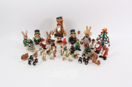 Konvolut versch. Holzfiguren, teilw. Erzgebirge, u.a.: Engelskapelle, Räuchermännchen, Weihnachtsfiguren