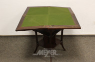 Spieltisch mit grüner Filzauflage