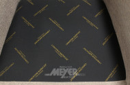 Armlehnsessel