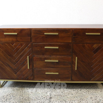 Sideboard in Parkett-Optik auf goldfarbenen Füßen