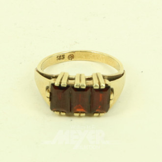 Ring mit 3 roten Farbsteinen