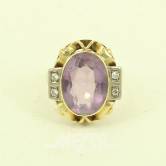 Ring mit lilafarbenem Farbstein u. 4 kl. Brillanten