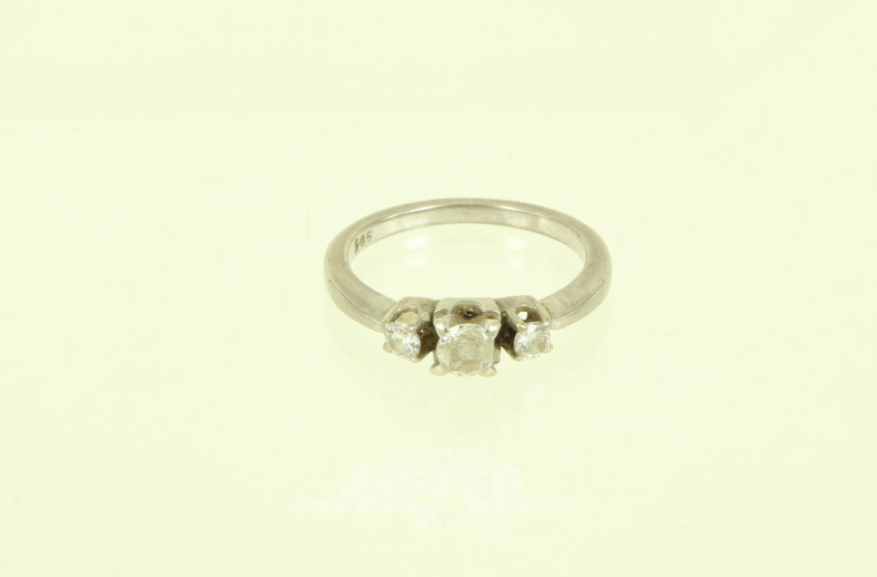 Ring mit drei Diamanten