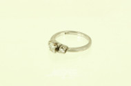Ring mit drei Diamanten