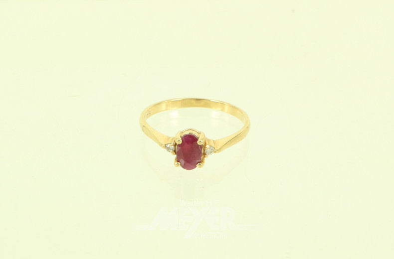 Ring mit 1 Rubin u. 2 kl. Brillanten