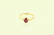 Ring mit 1 Rubin u. 2 kl. Brillanten