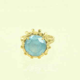 Ring mit blauem Farbstein