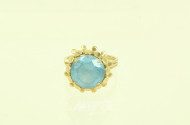 Ring mit blauem Farbstein