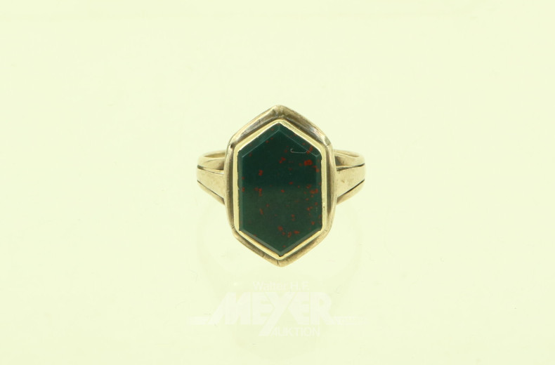 Ring mit Heliotrop