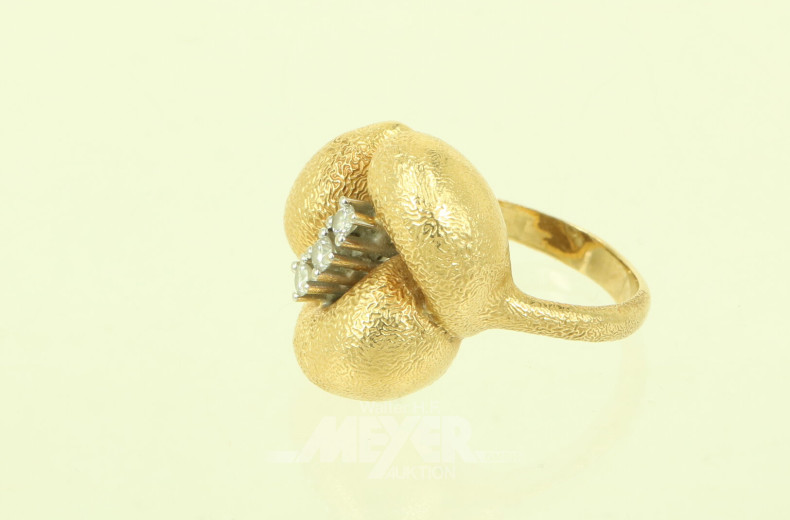 moderner Ring mit 3 Brillanten