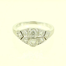 Los 80: Ring im Art Déco-Stil mit Brillanten