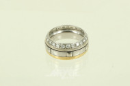 Ring mit Brillantsaum u. beweglicher Mittelschiene
