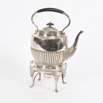 Teekanne mit Rechaud, hartversilbert