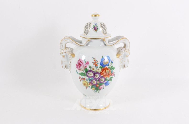 Deckelvase mit Blumendekor