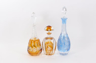 3 Farbige Kristallkaraffen