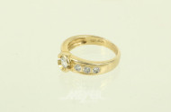 Ring, mit 1 Brillant von ca. 0,25ct, rechts u. links je 3 kl. Diamanten
