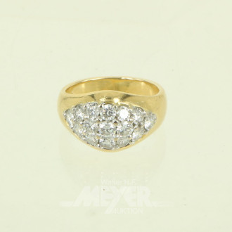 Kl. Ring, besetzt mit ca. 15 kl. Brillanten, zus. ca. 0,75ct