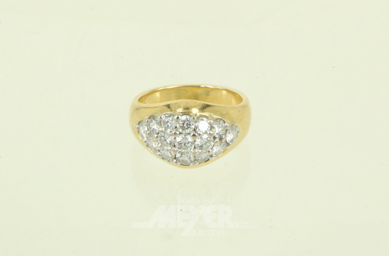Kl. Ring, besetzt mit ca. 15 kl. Brillanten, zus. ca. 0,75ct