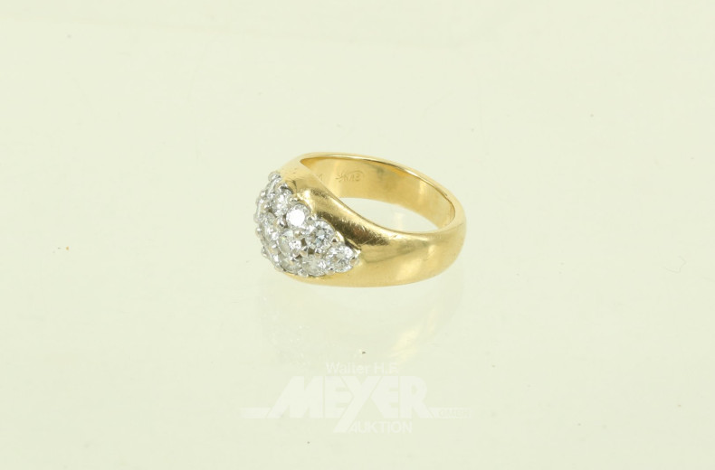 Kl. Ring, besetzt mit ca. 15 kl. Brillanten, zus. ca. 0,75ct