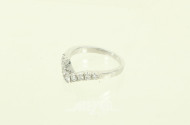 Kl. Ring, besetzt mit 8 kl. Brillanten