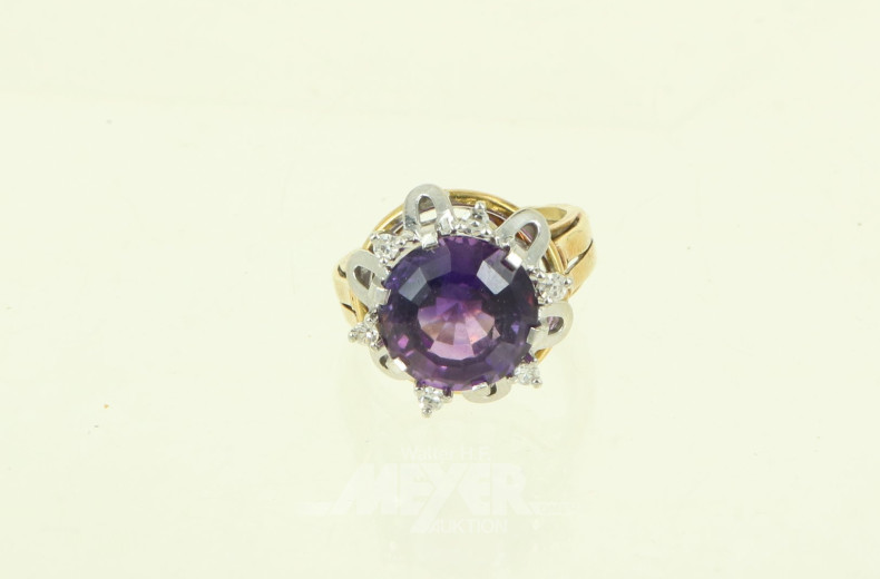 Damenring, besetzt mit 1 Amethyst, umgeben von 6 kl. Diamanten