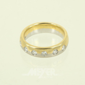 Ring, bicolor, mit 7 kl. Brillanten
