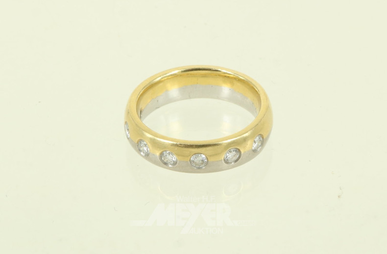 Ring, bicolor, mit 7 kl. Brillanten