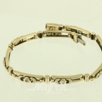 Gliederarmband mit beweglichen Elementen