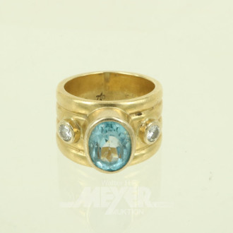 Ring mit hellbl. Topas u. 2 kl. Diamanten