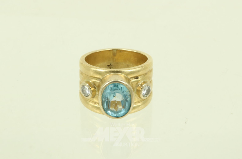 Ring mit hellbl. Topas u. 2 kl. Diamanten