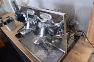 Doppel-Siebträgerkaffeemaschine, teilzerlegt, mutm. defekt