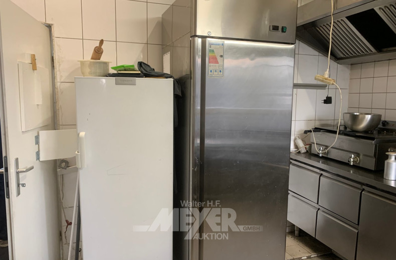Kühlschrank m. V2A Verkleidung