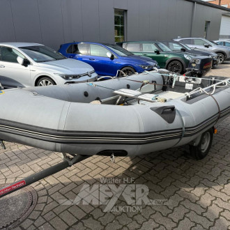 Schlauchboot ZODIAC m. Motor und Trailer