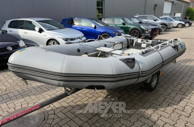 Schlauchboot ZODIAC m. Motor und Trailer