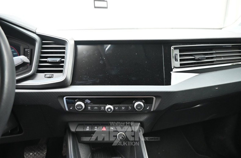 Audi A1 25 TFSI Sportback S tronic, cortina weiß