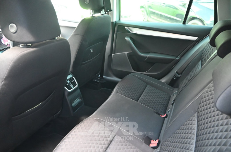 Skoda Octavia Combi 1.6 TDI, brilliant silver metallic