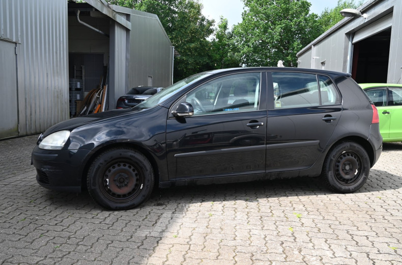 Volkswagen Golf V, schwarz